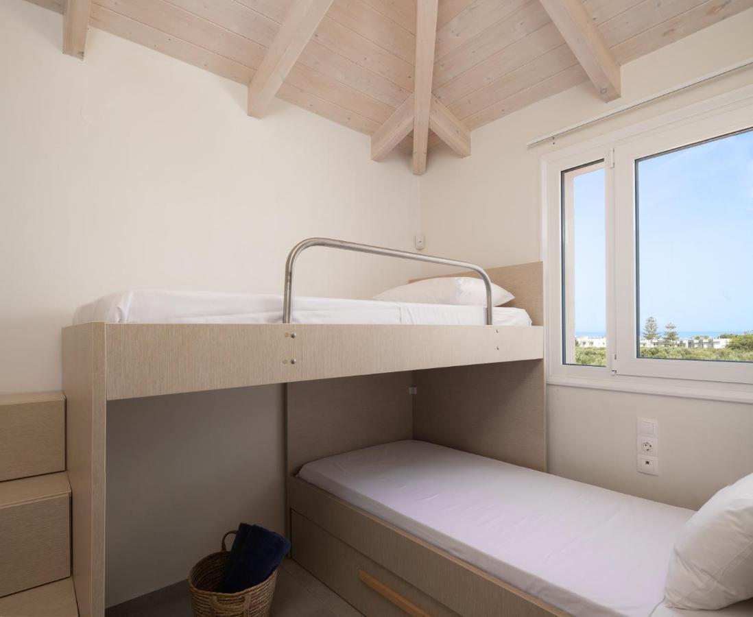 Alba Bianca Villa, Family Retreat With Heated Pool By Thinkvilla ヘルソニソス エクステリア 写真