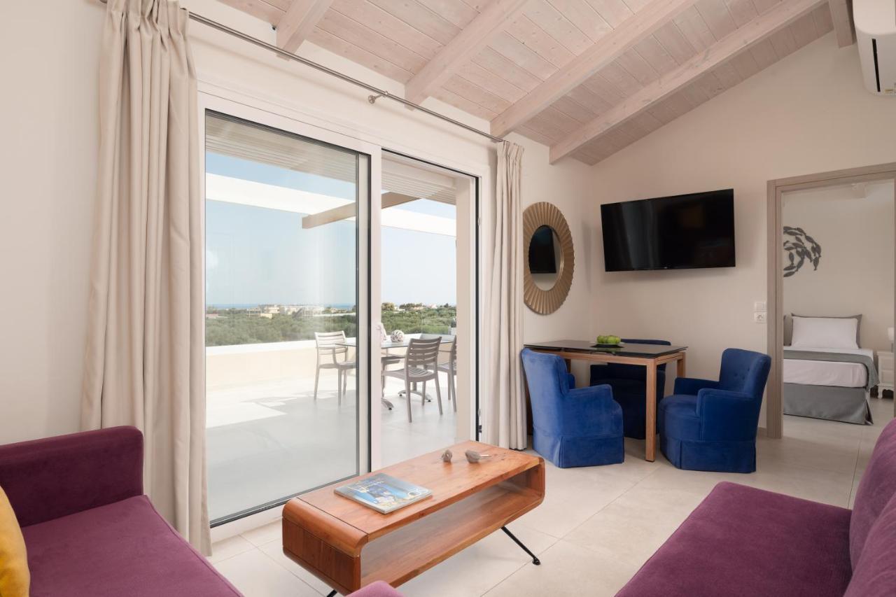 Alba Bianca Villa, Family Retreat With Heated Pool By Thinkvilla ヘルソニソス エクステリア 写真