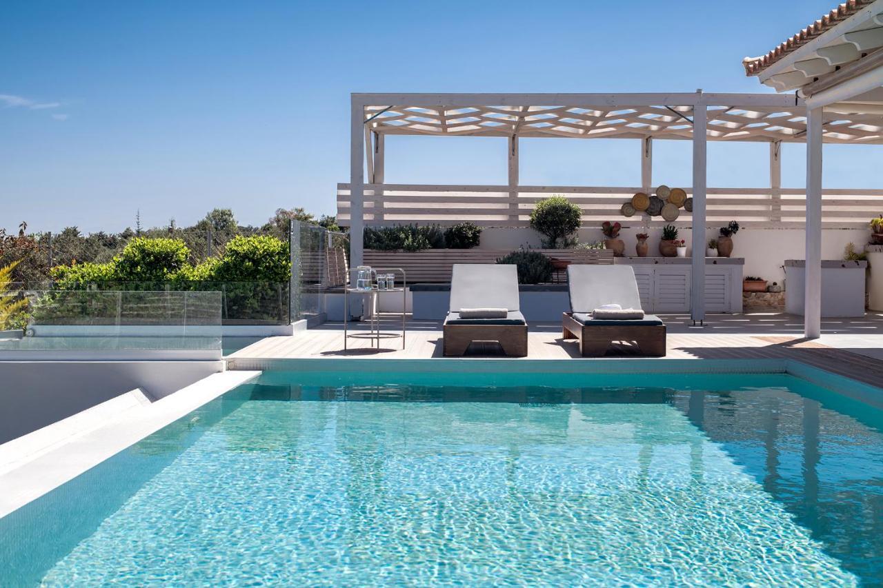 Alba Bianca Villa, Family Retreat With Heated Pool By Thinkvilla ヘルソニソス エクステリア 写真