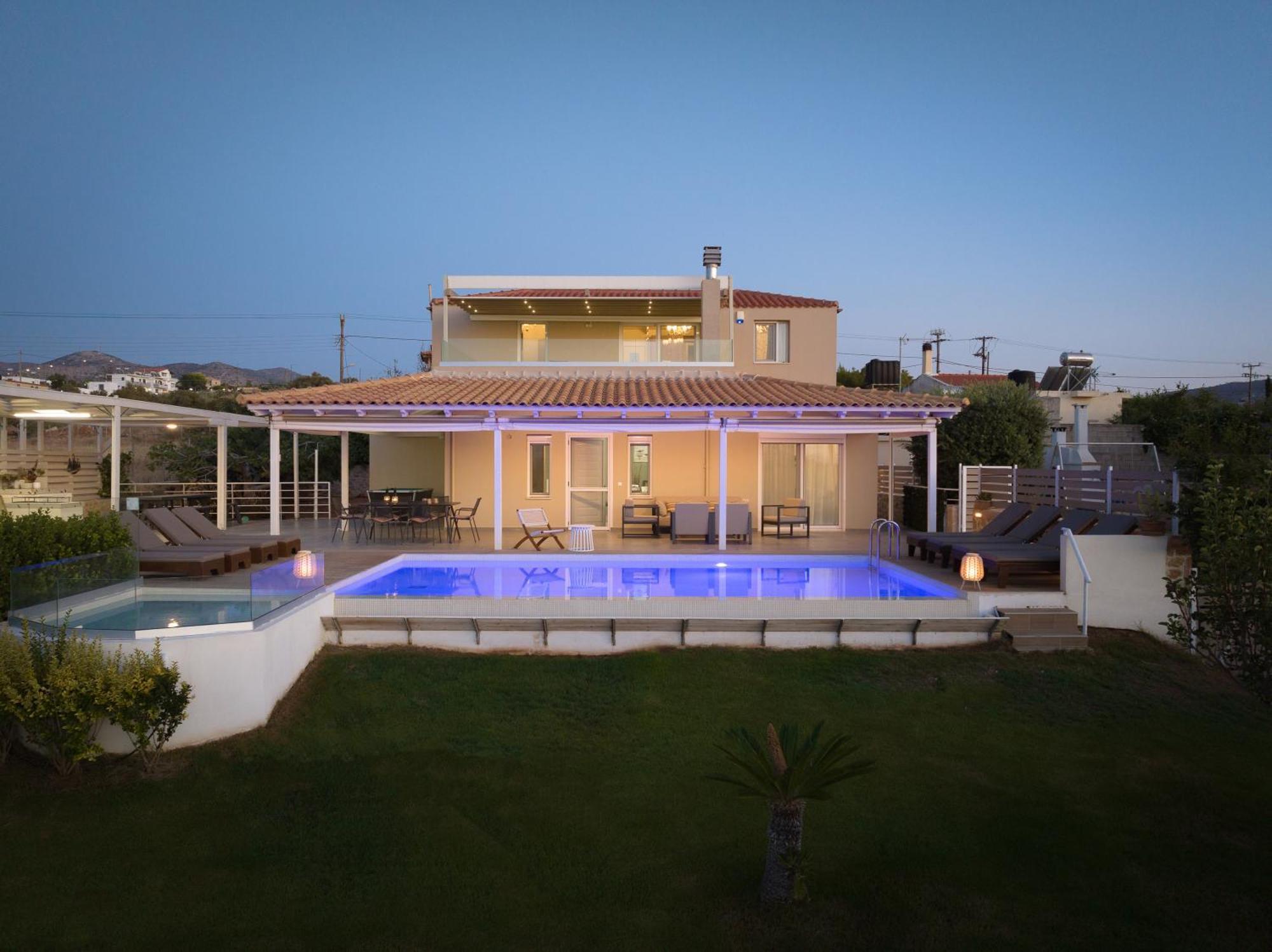 Alba Bianca Villa, Family Retreat With Heated Pool By Thinkvilla ヘルソニソス エクステリア 写真