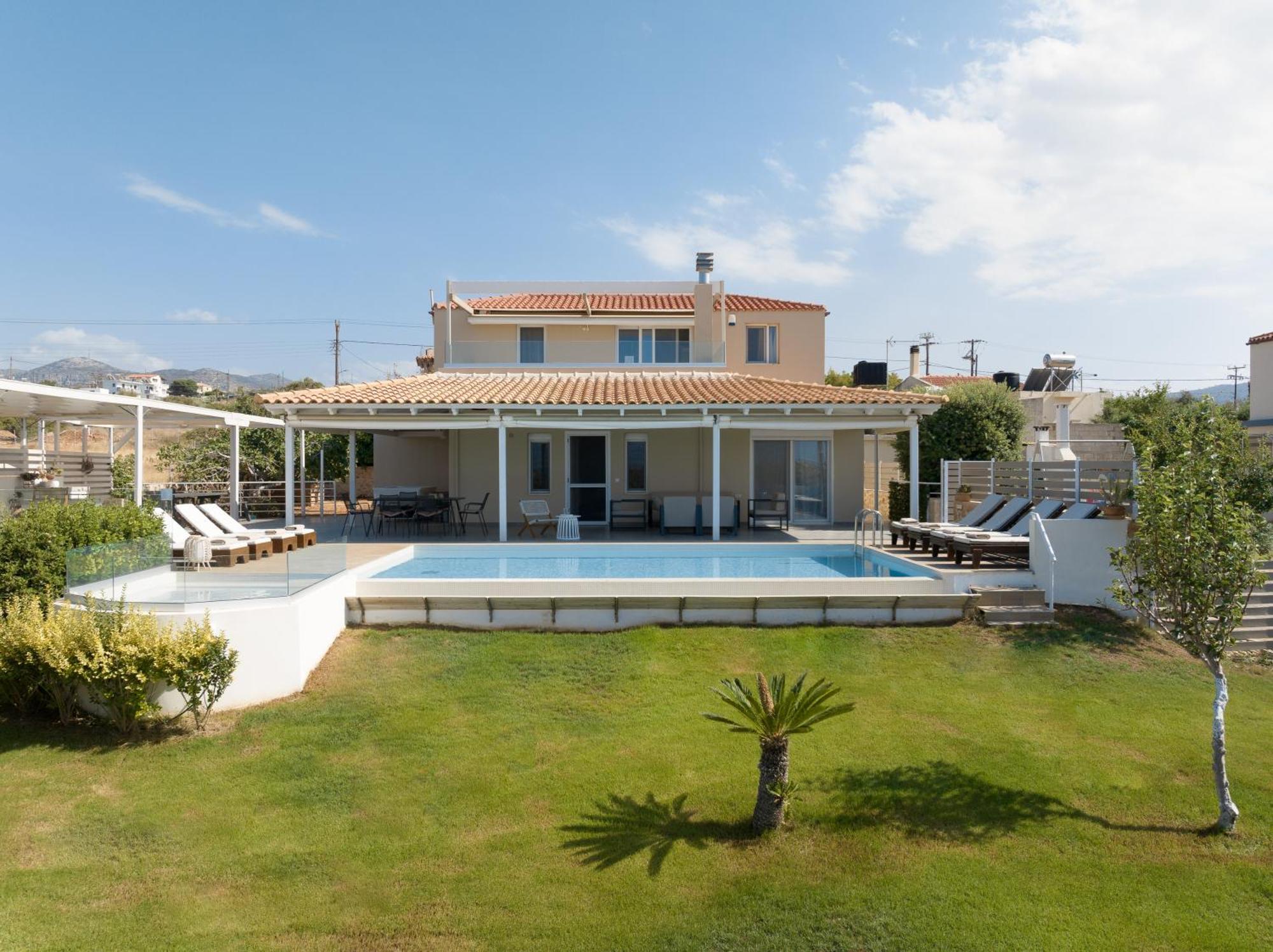 Alba Bianca Villa, Family Retreat With Heated Pool By Thinkvilla ヘルソニソス エクステリア 写真